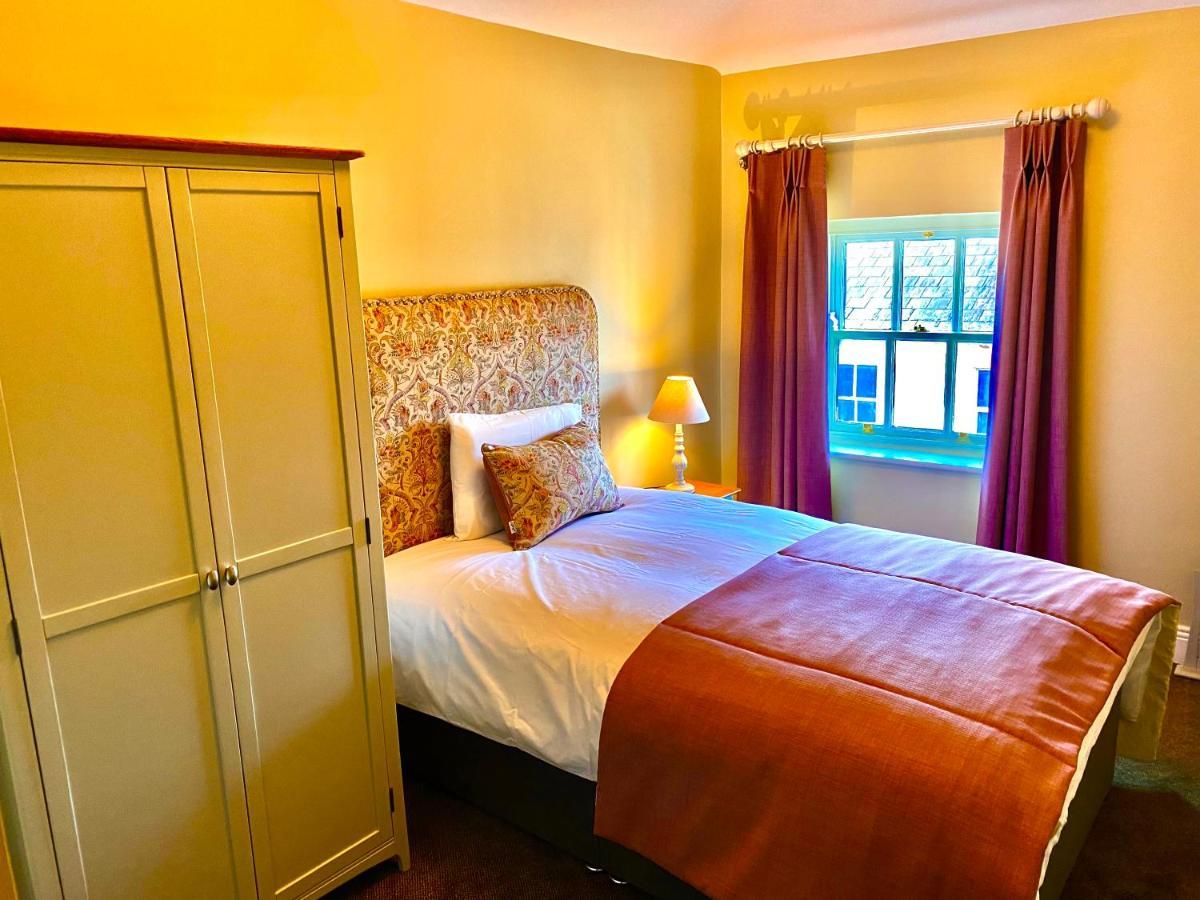 Befani's Mediterranean Restaurant & Townhouse Clonmel Bagian luar foto
